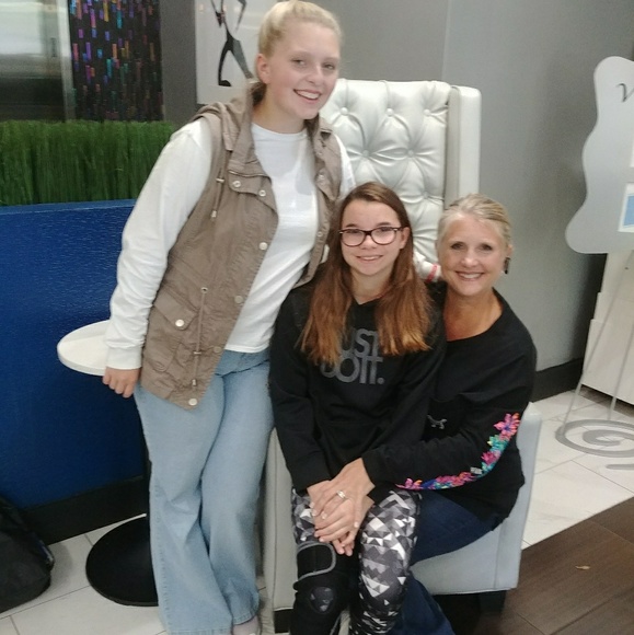 Meet your Posher, Tina - Picture 2 of 5